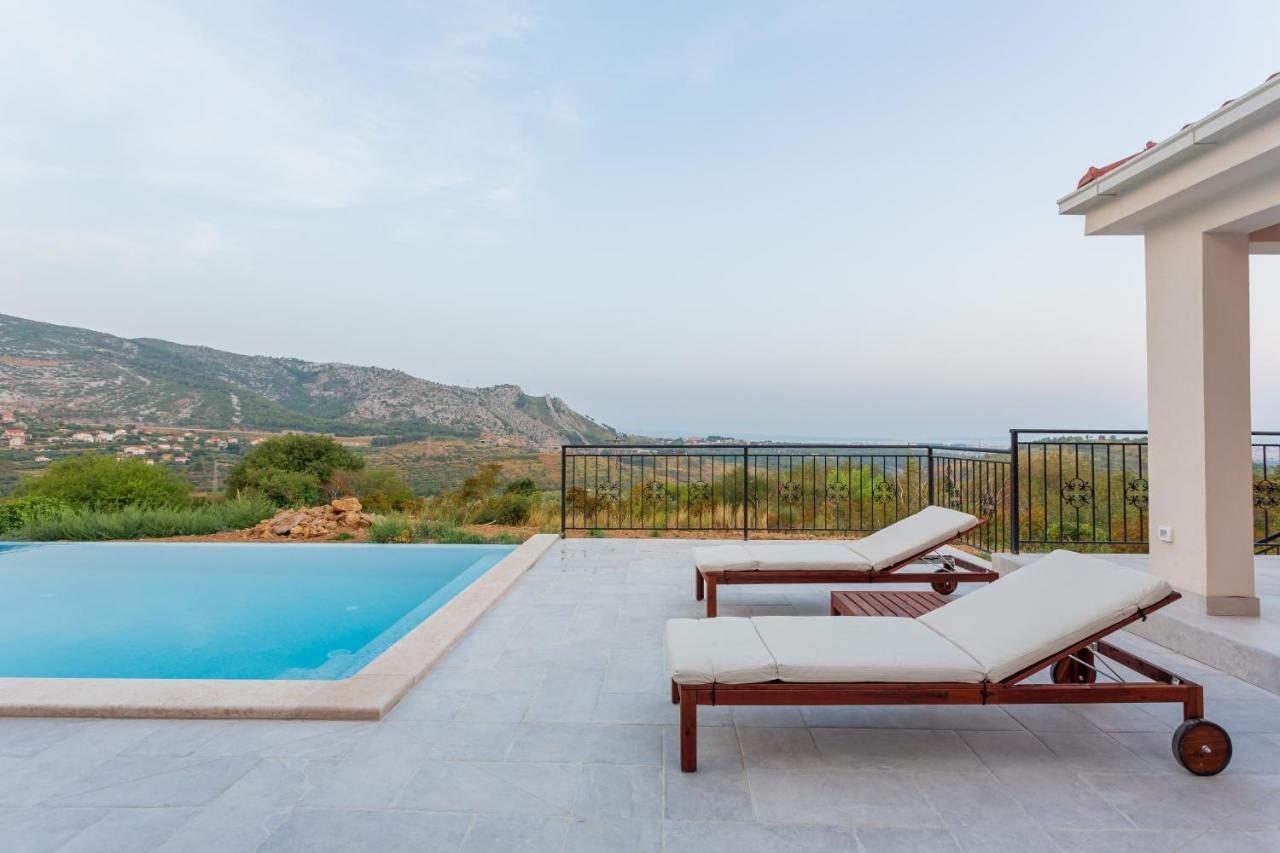 Villa Secluded House - Guaranteed Privacy - Heated Pool à Klis Extérieur photo