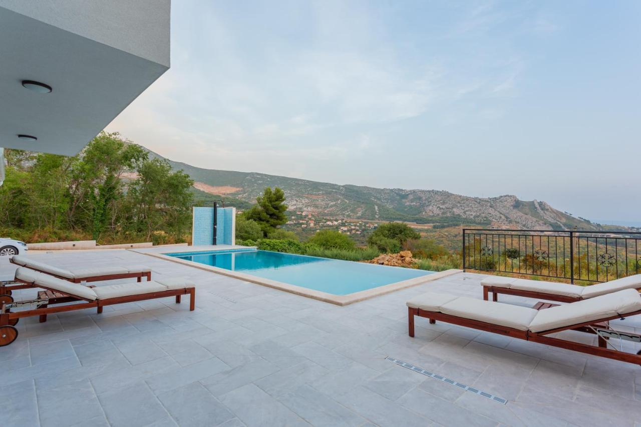 Villa Secluded House - Guaranteed Privacy - Heated Pool à Klis Extérieur photo