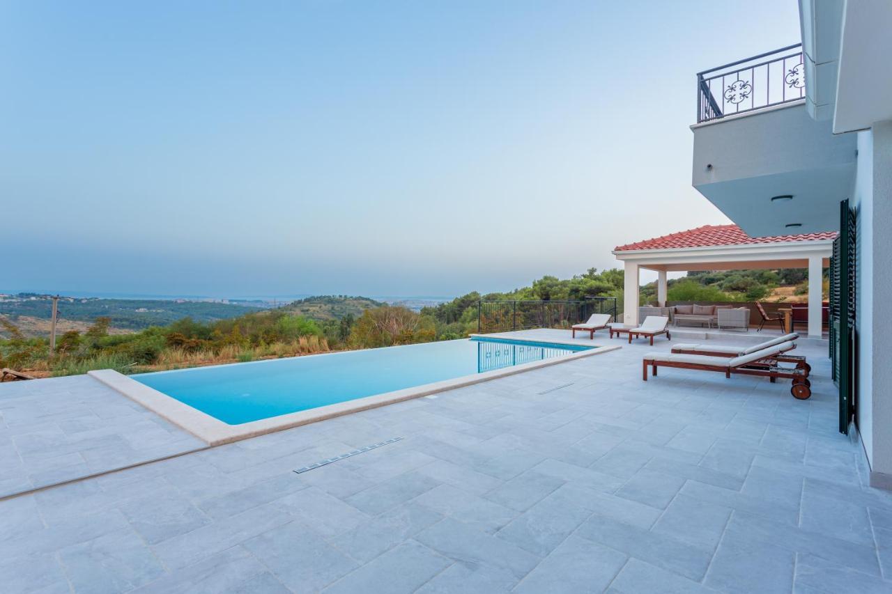 Villa Secluded House - Guaranteed Privacy - Heated Pool à Klis Extérieur photo