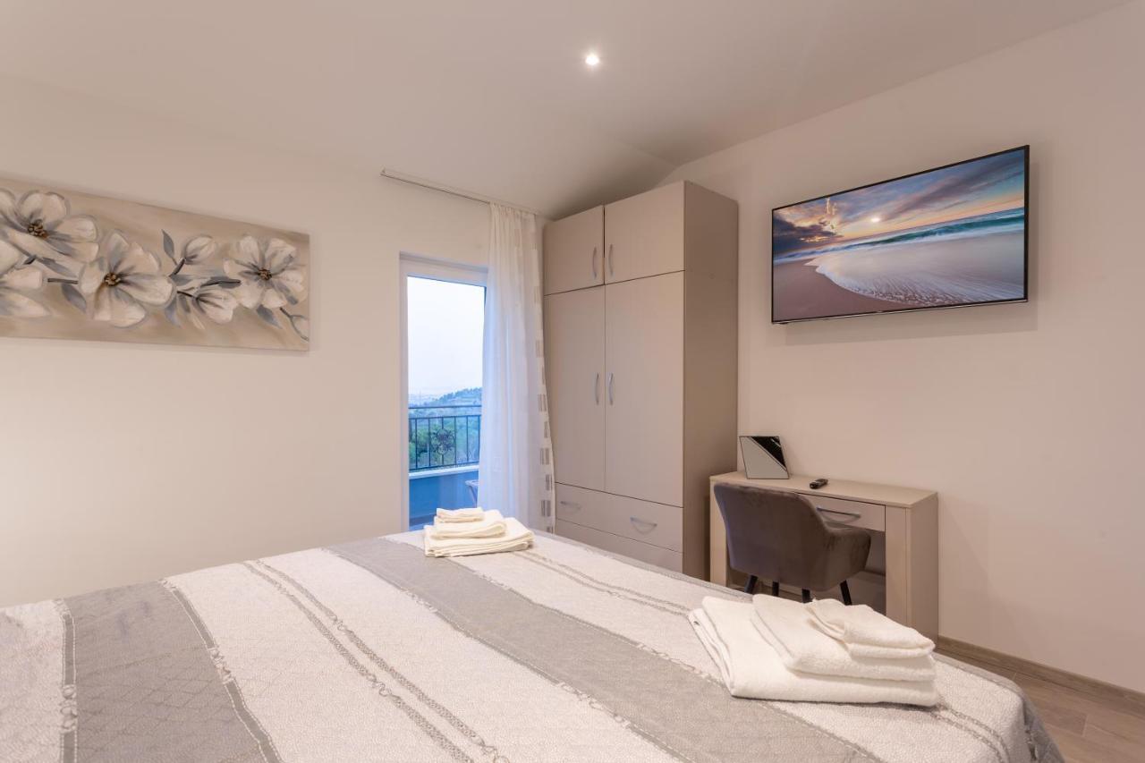 Villa Secluded House - Guaranteed Privacy - Heated Pool à Klis Extérieur photo