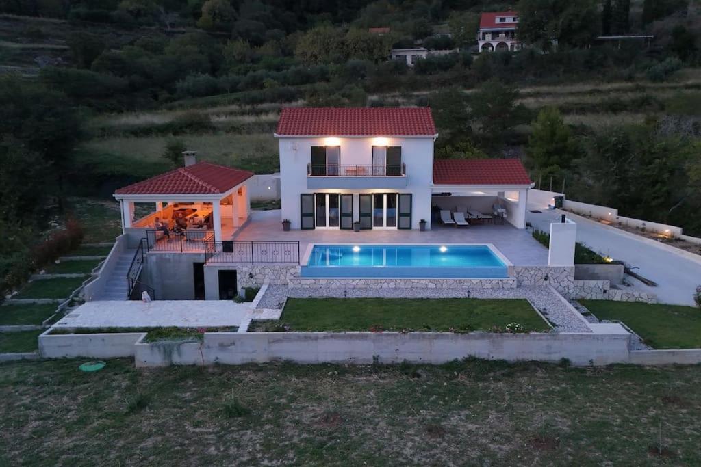 Villa Secluded House - Guaranteed Privacy - Heated Pool à Klis Extérieur photo