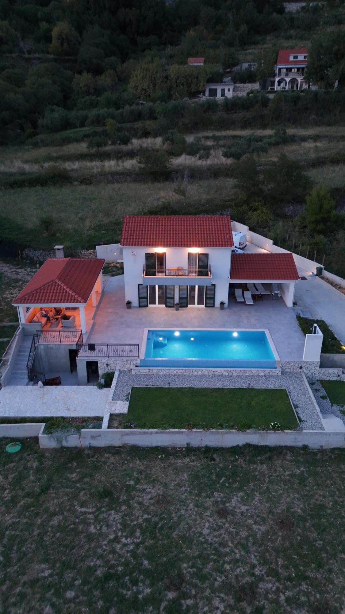Villa Secluded House - Guaranteed Privacy - Heated Pool à Klis Extérieur photo